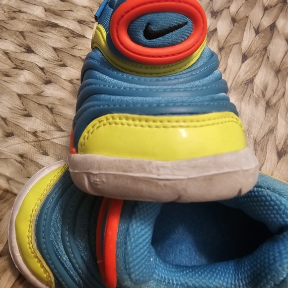 Nike Dynamo Free Sneaker Baby, Walker, & Toddler - Picture 3 of 7